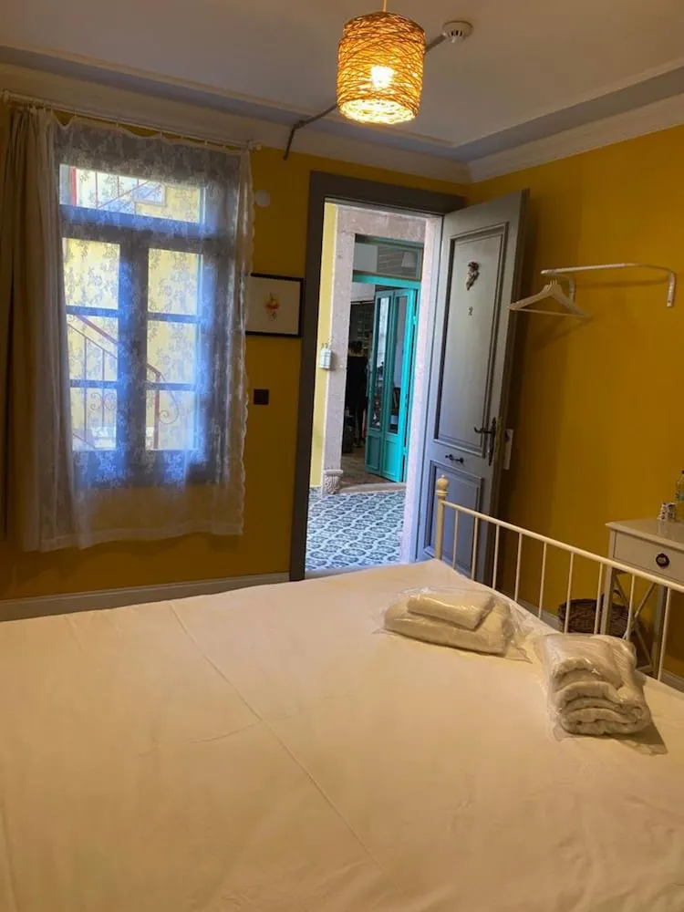 Courtyard Room