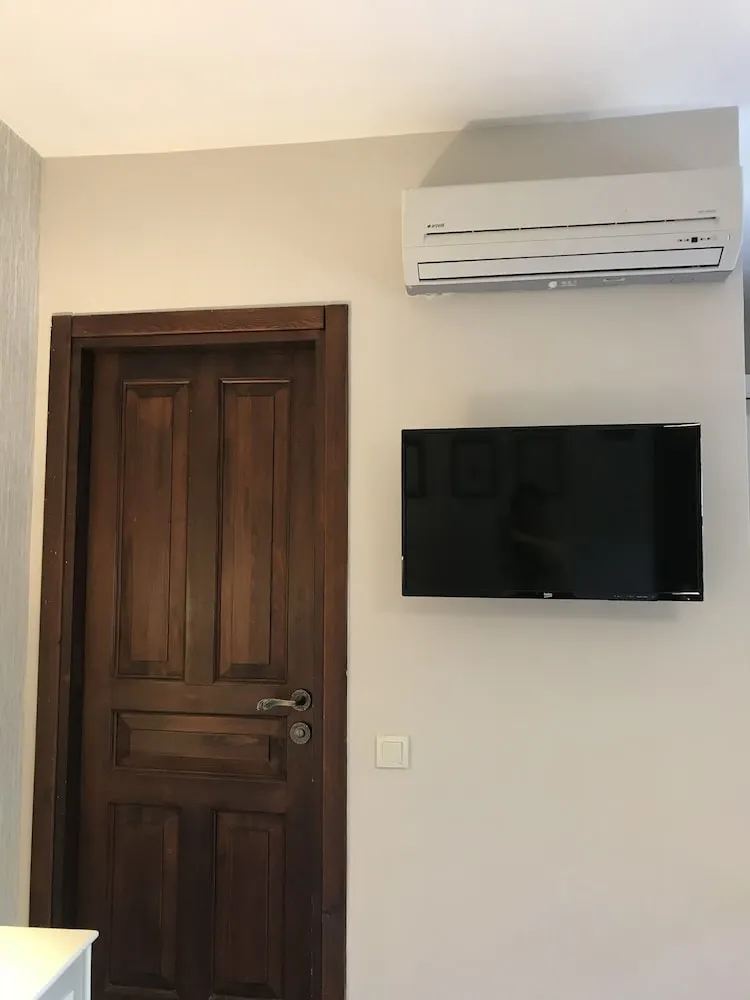 Deluxe Tek Büyük Yataklı Oda, 1 Büyük (Queen) Boy Yatak, Sigara İçilmez, Avlu Manzaralı