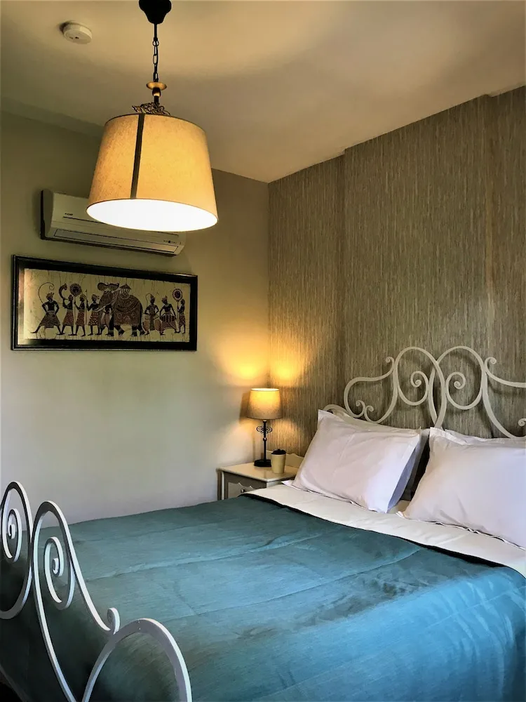 Deluxe Tek Büyük Yataklı Oda, 1 Büyük (Queen) Boy Yatak, Sigara İçilmez, Avlu Manzaralı