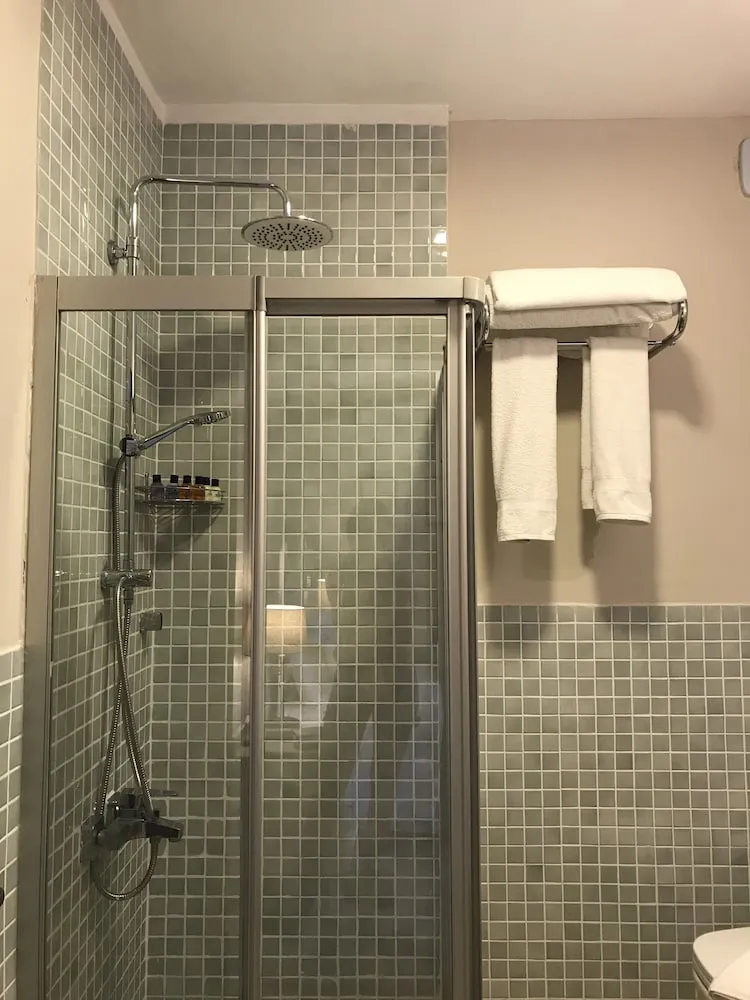 Deluxe Tek Büyük Yataklı Oda, 1 Büyük (Queen) Boy Yatak, Sigara İçilmez, Avlu Manzaralı