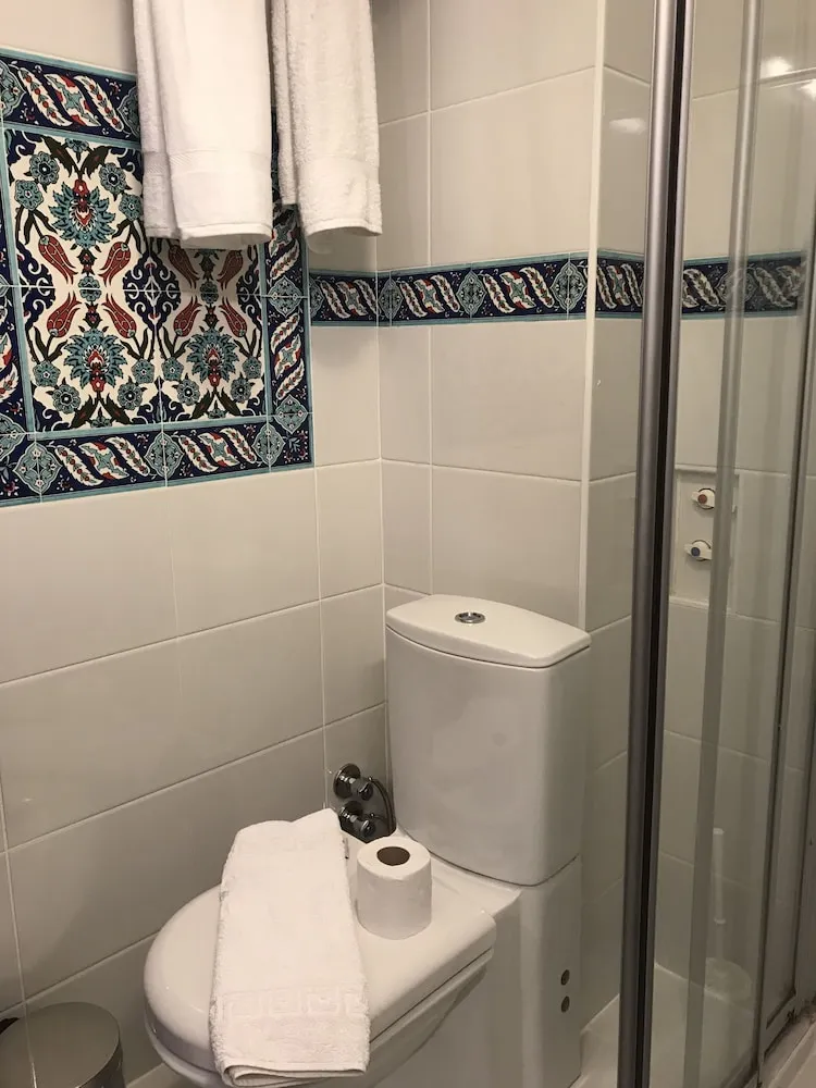 Standard Üç Kişilik Oda, Birden Çok Yatak, Sigara İçilmez, Şehir Manzaralı