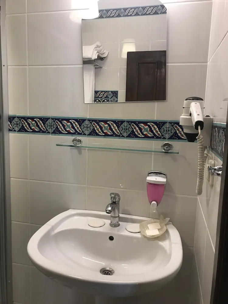 Standard Üç Kişilik Oda, Birden Çok Yatak, Sigara İçilmez, Şehir Manzaralı