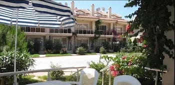 Villa AQ37 by JoyLettings