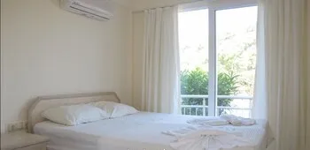 Villa AQ37 by JoyLettings