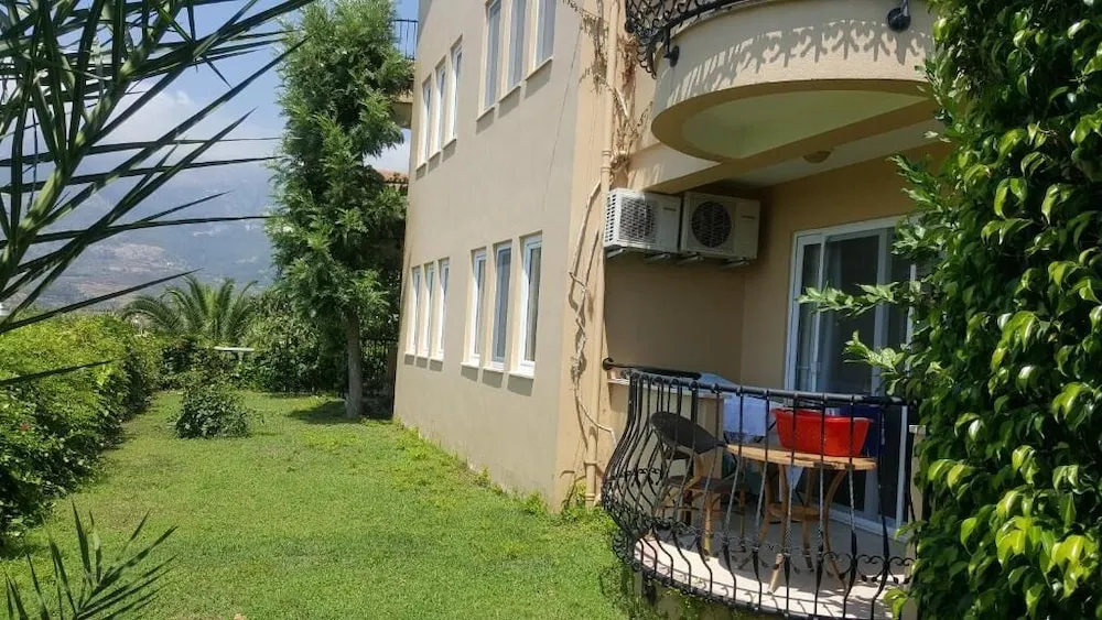 Apart Daire, Bahçe Manzaralı