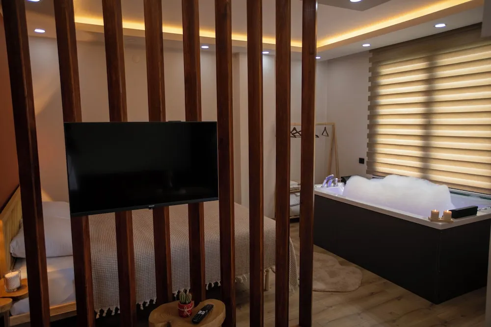 Comfort Tek Büyük Yataklı Oda