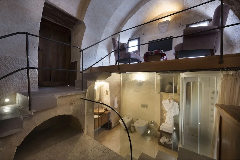 Cave Suite