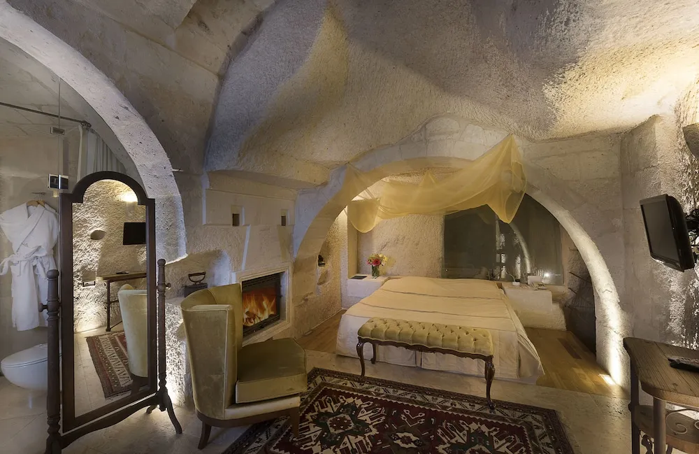 Cave Suite