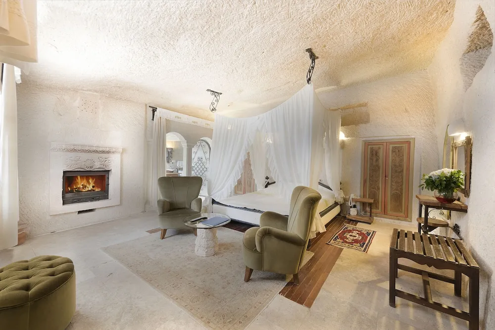Cave Suite
