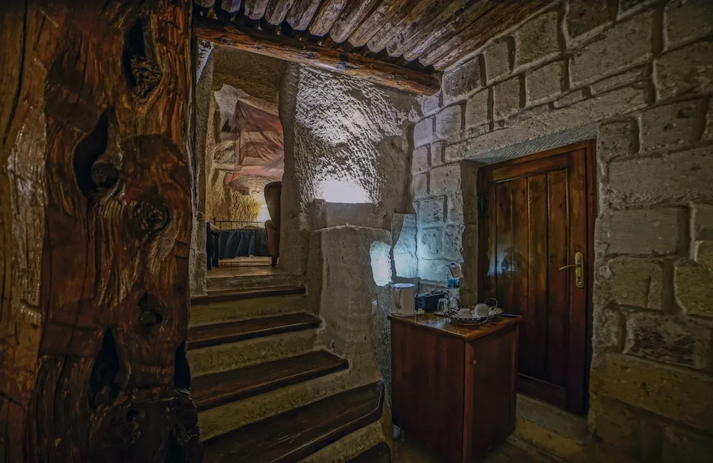 Cave Suite