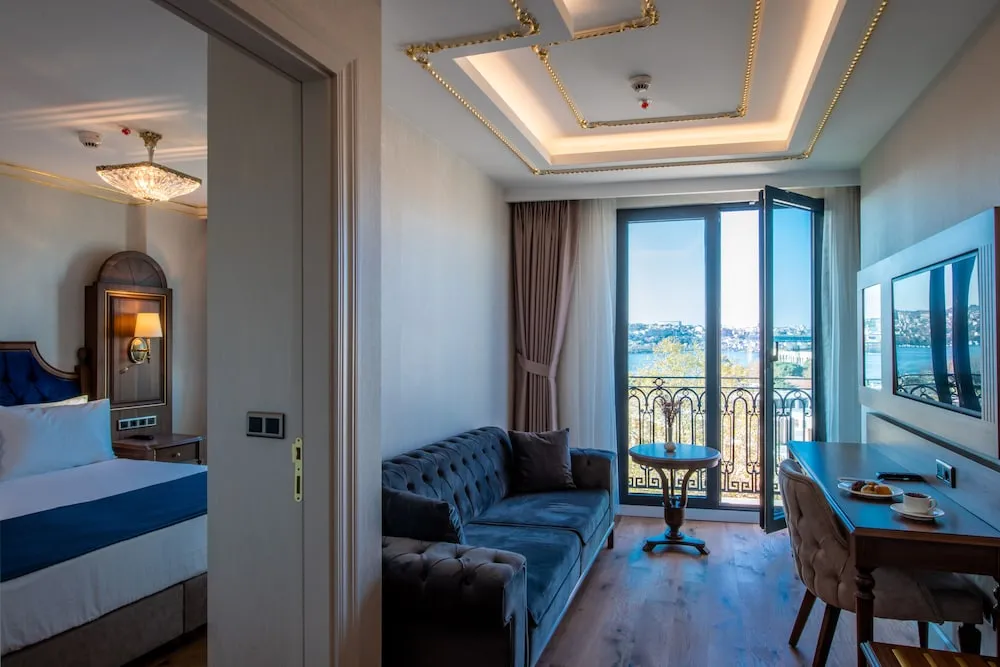Deluxe Üç Kişilik Oda, Şehir Manzaralı