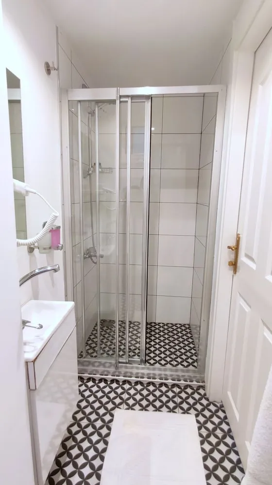 Economy Basement Room, 1 Bedroom