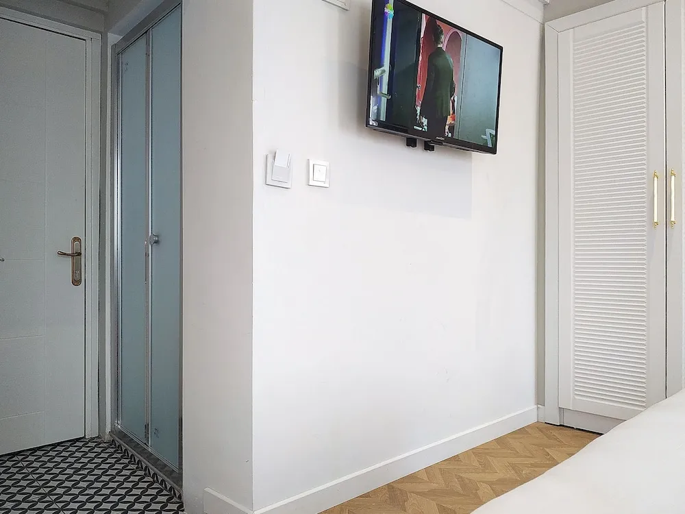 Standard Tek Büyük Yataklı Oda