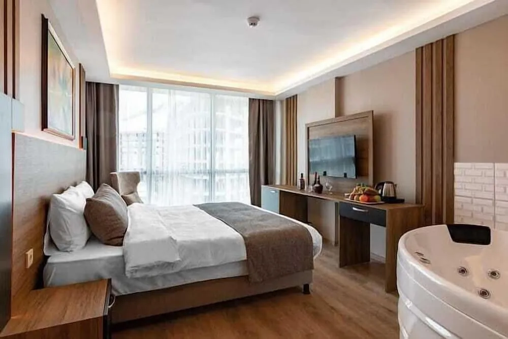 Deluxe Tek Büyük Yataklı Oda