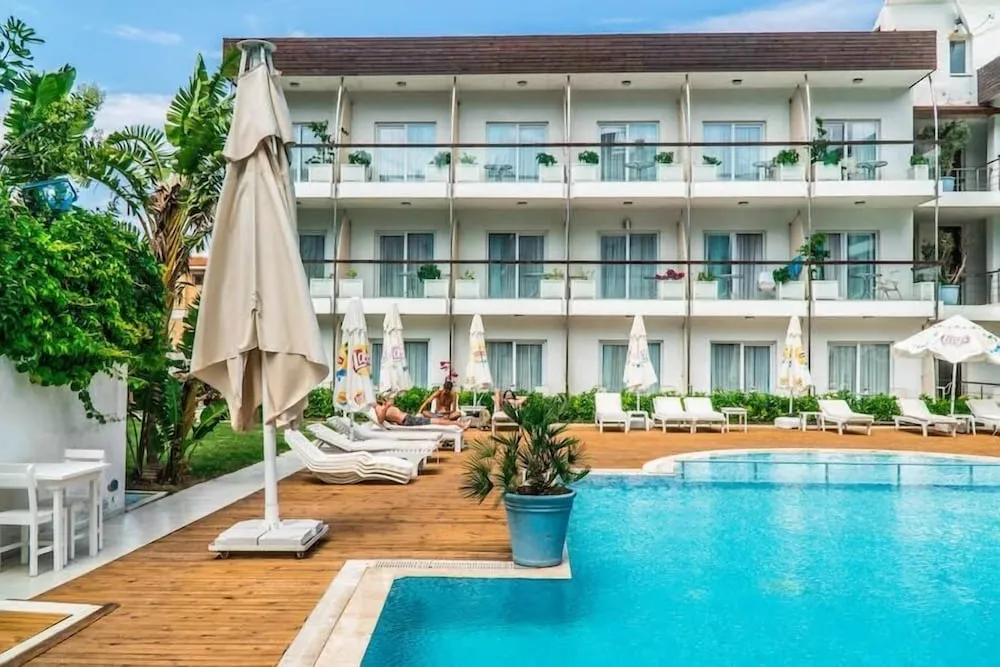 Lizbonia Çeşme Otel