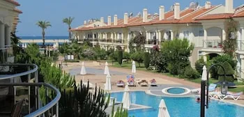 Villa SH03 by JoyLettings
