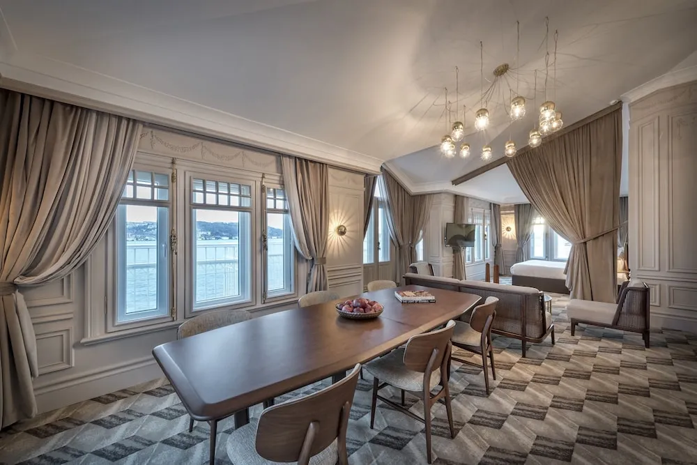 Penthouse Bosphorus Suite