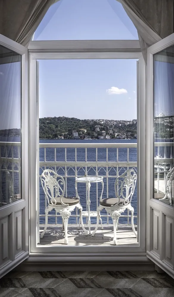 Penthouse Bosphorus Suite