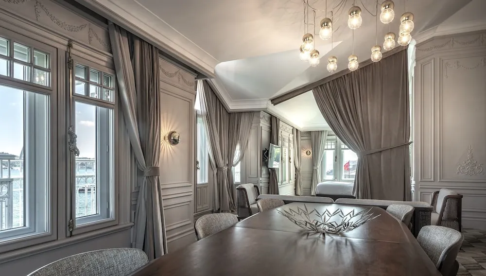 Penthouse Bosphorus Suite