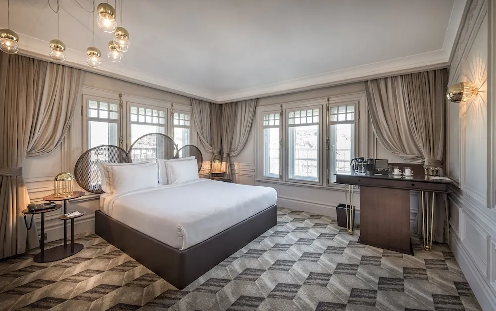 Landmark Penthouse Suite