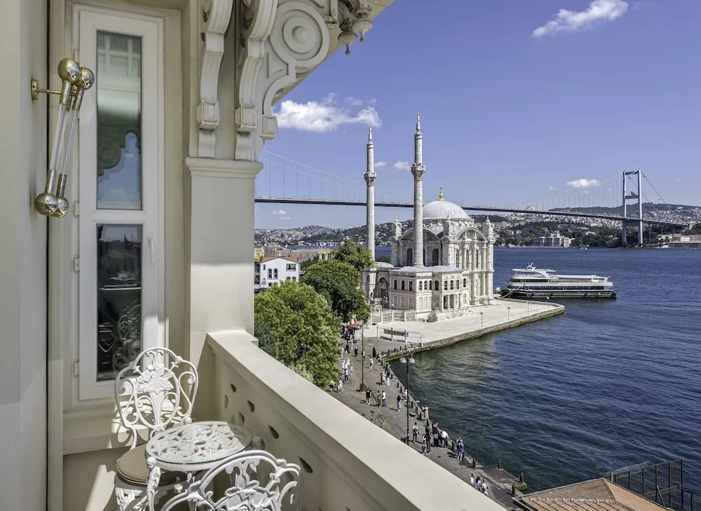 Superior Bosphorus Room