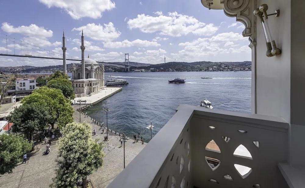 Executive Bosphorus Suite
