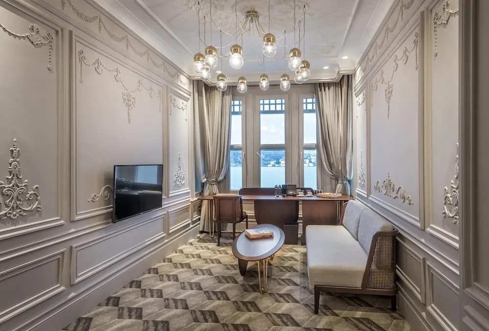 Executive Bosphorus Suite