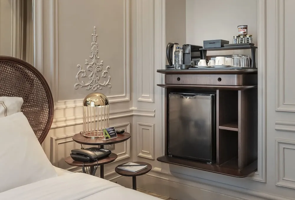 Superior City Room