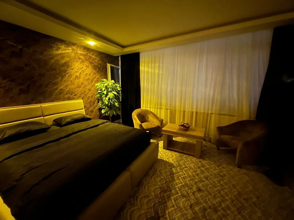 Deluxe Tek Büyük Yataklı Oda