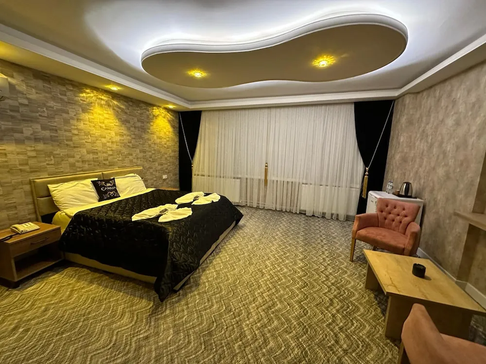 Deluxe Tek Büyük Yataklı Oda