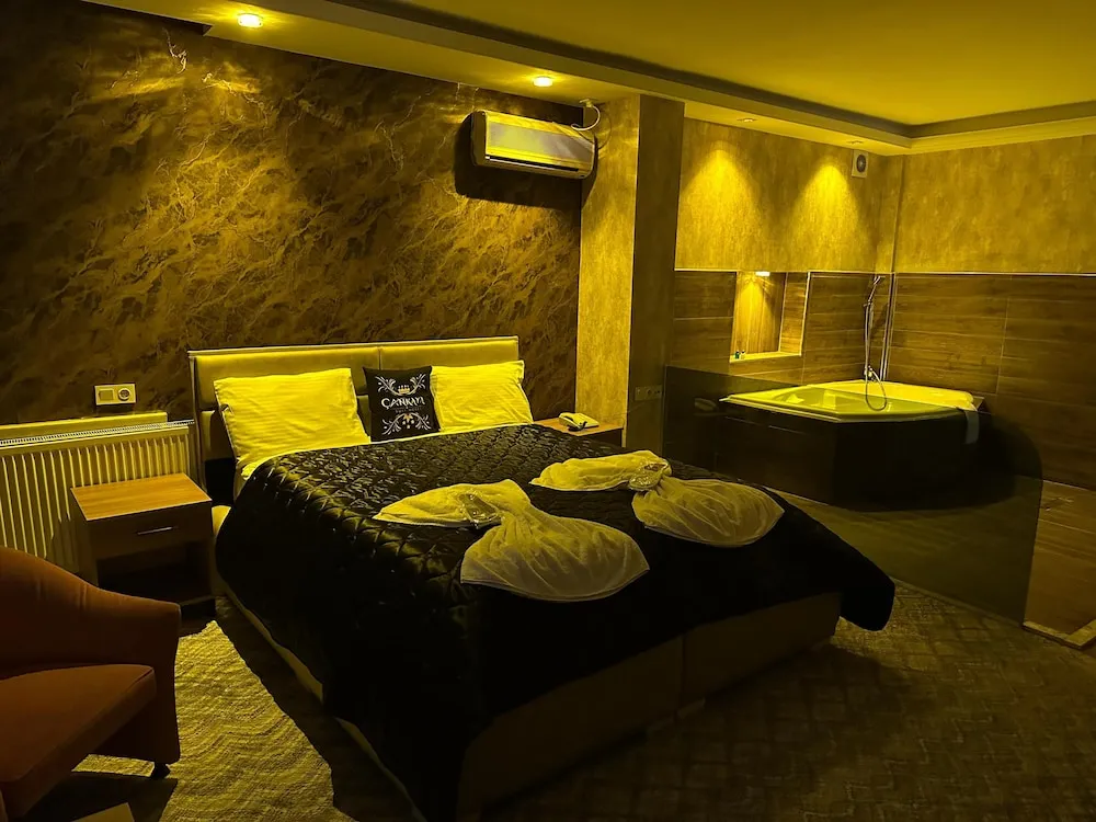 Deluxe Tek Büyük Yataklı Oda