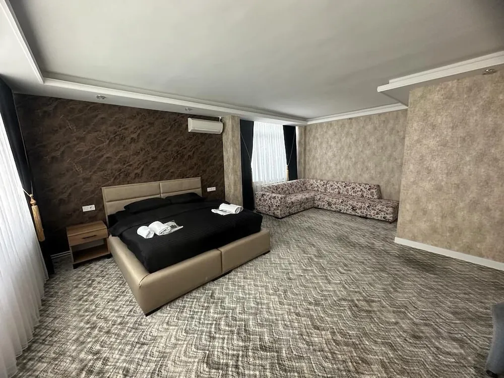 Grand Tek Büyük Yataklı Oda