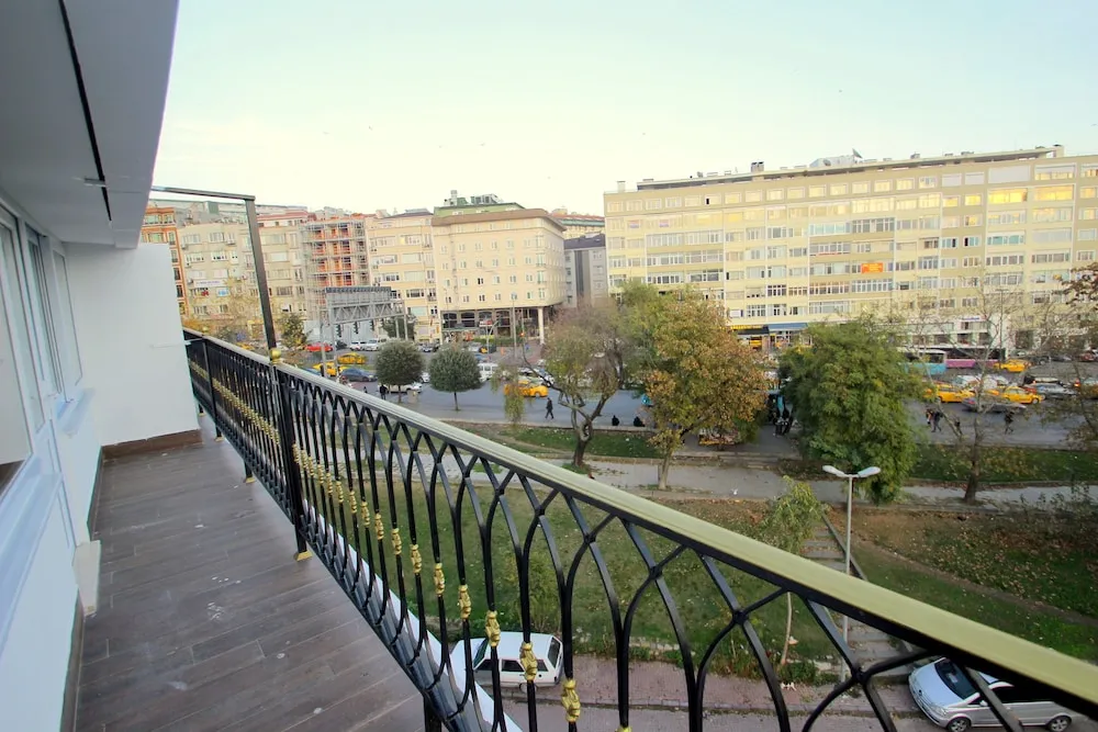 Deluxe Üç Kişilik Oda, Park Manzaralı