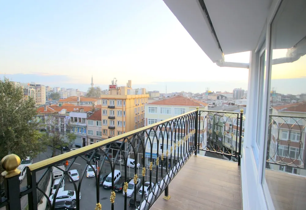 Deluxe Üç Kişilik Oda, Park Manzaralı