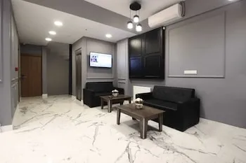 Hira Hotel