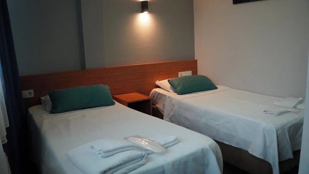 Standard Tek Büyük veya İki Ayrı Yataklı Oda, Şehir Manzaralı