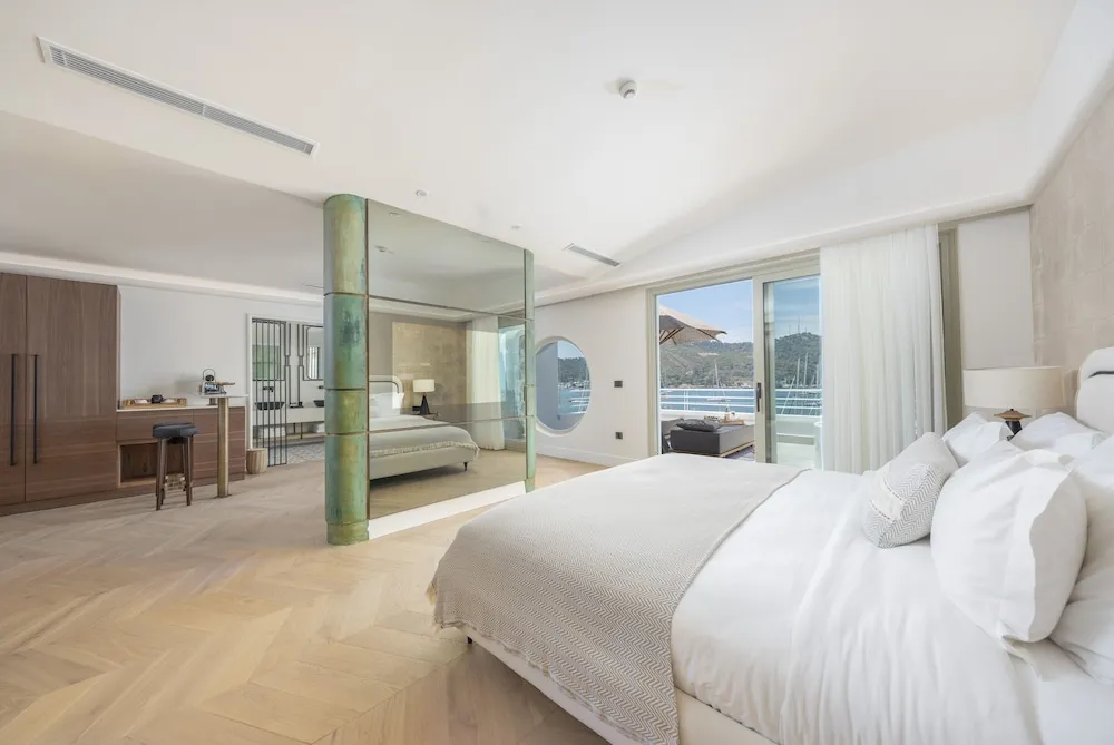 Çatı Katı Süiti (Penthouse)