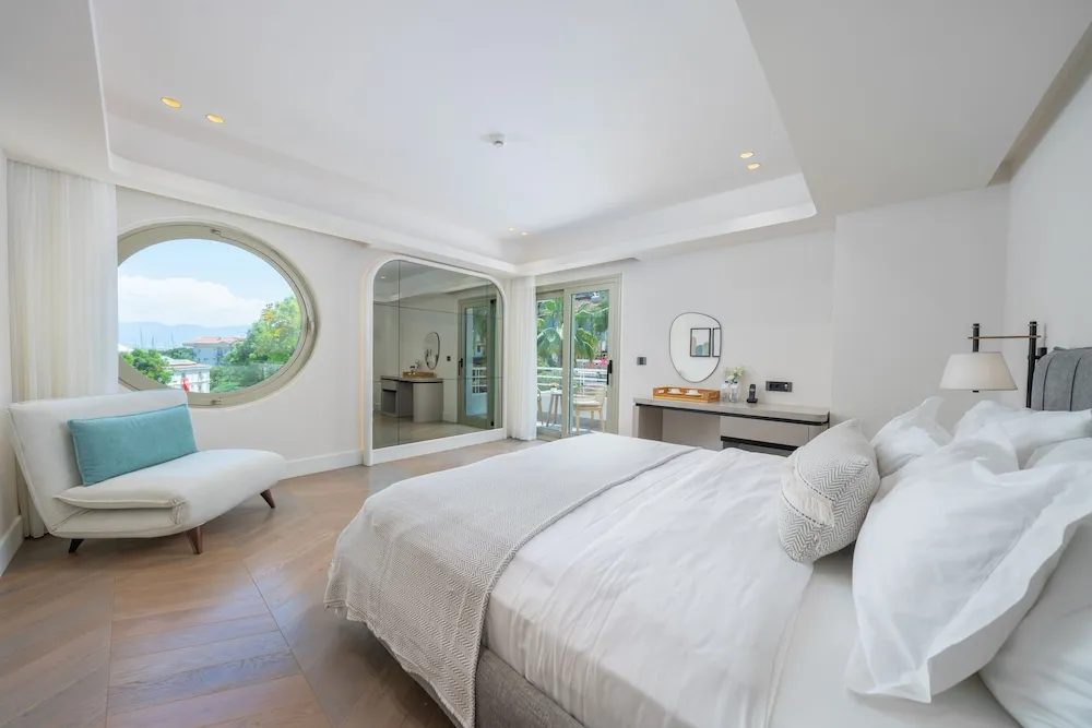 Superior Oda, Kısmi Deniz Manzaralı