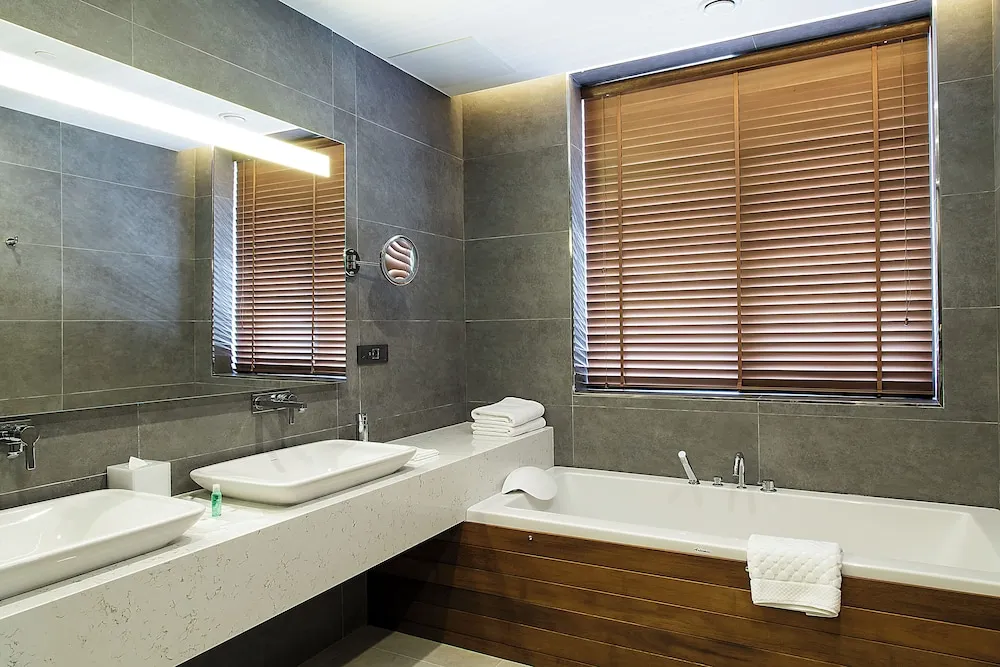Comfort King Suite