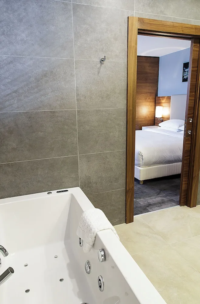 Selection King Suite