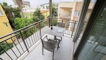 Bomo Suites