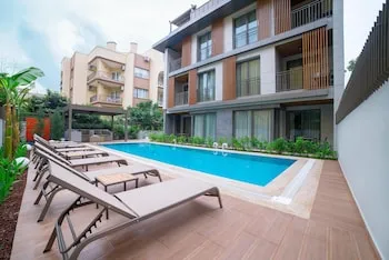 Bomo Suites