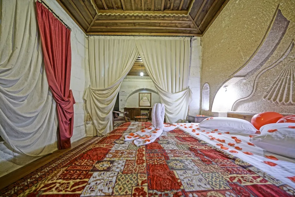 Luxury Cave Suite