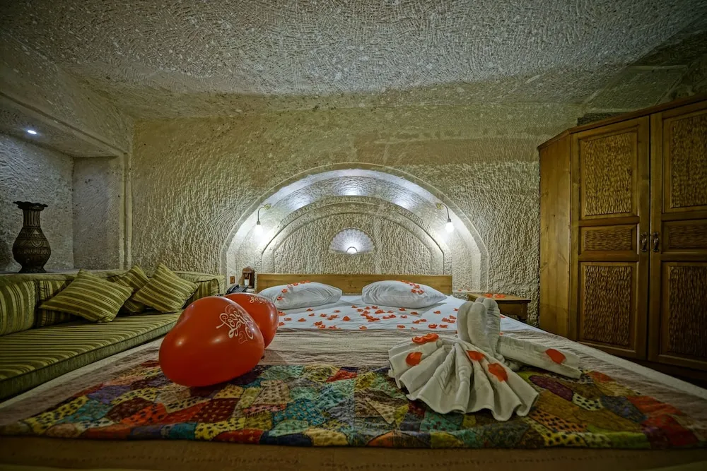 Classic Cave Suite