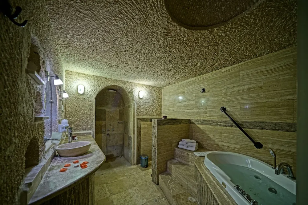 Classic Cave Suite