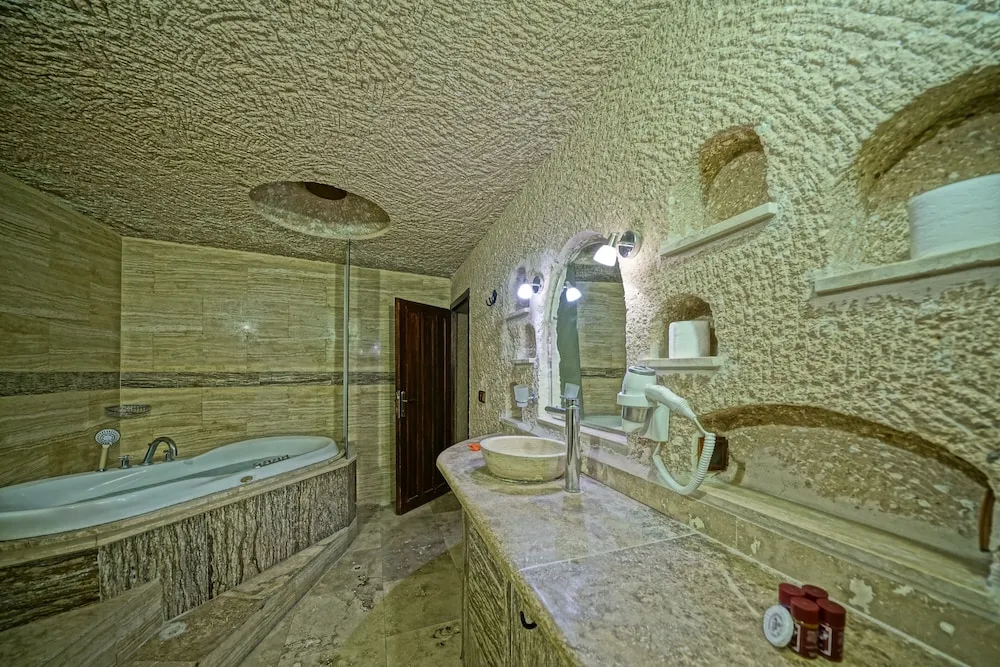 Classic Cave Suite