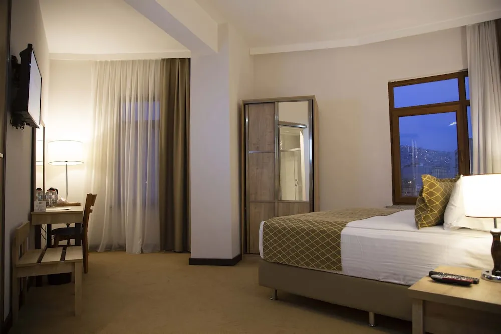 Standard Tek Büyük veya İki Ayrı Yataklı Oda