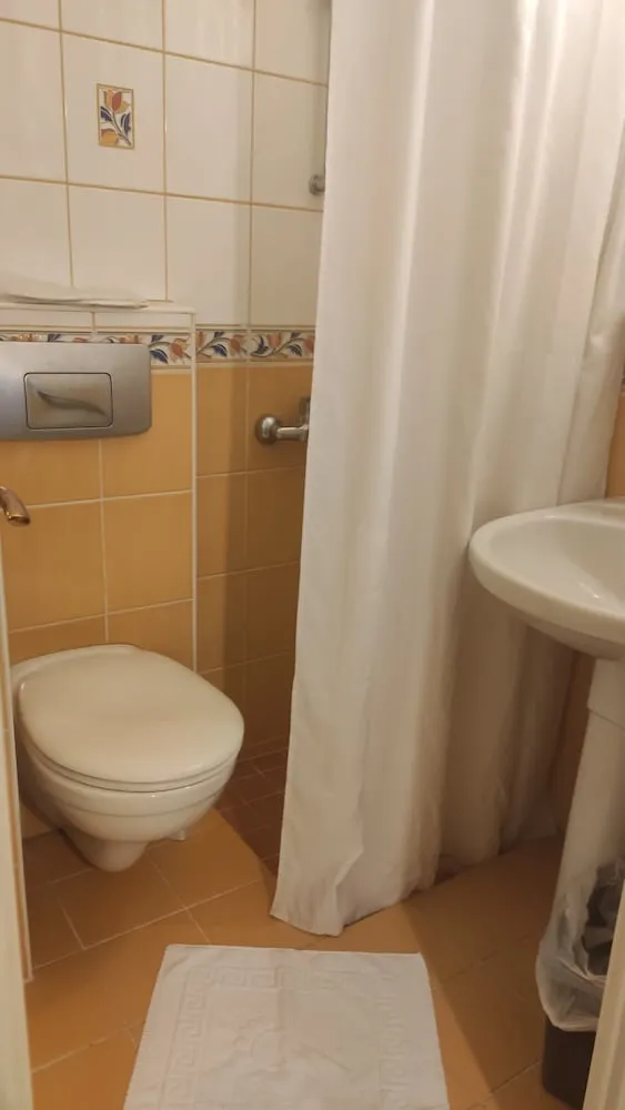 Standard Büyük Yataklı Tek Kişilik Oda