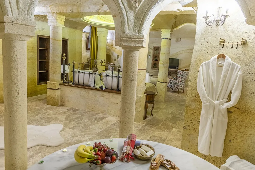 King Cave Suite