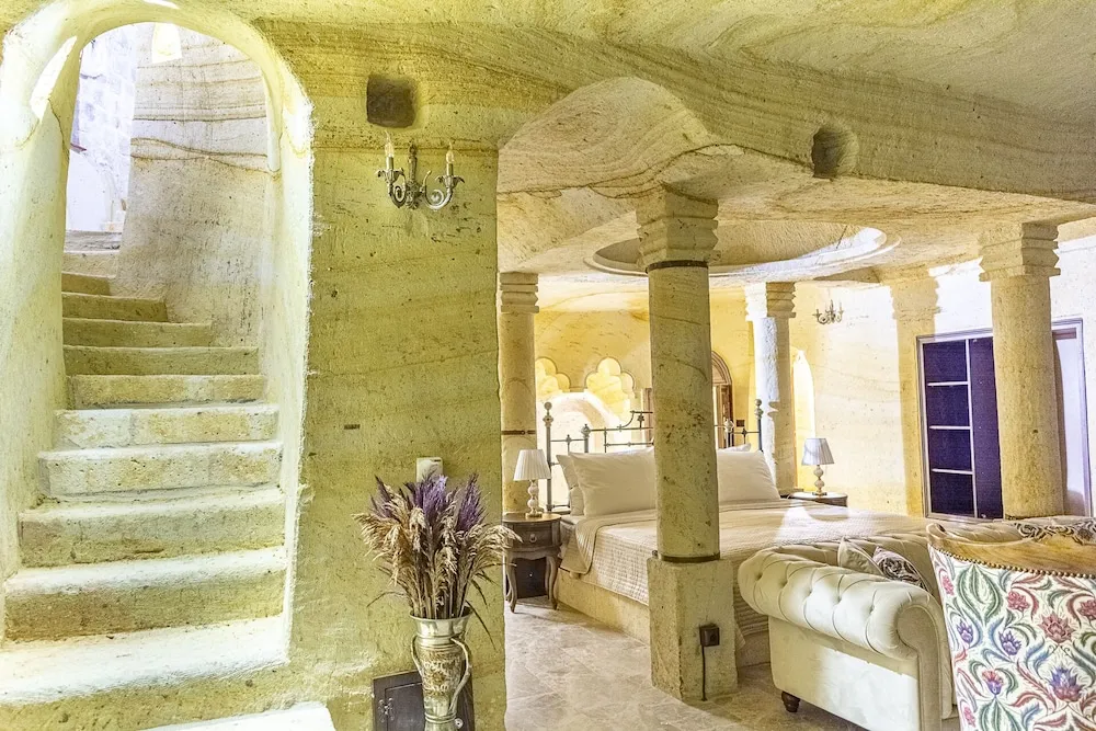 King Cave Suite